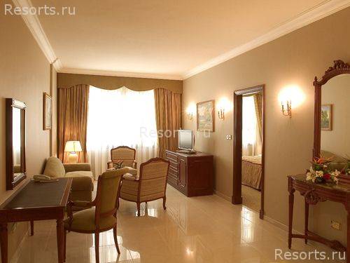 Royal Ascot Hotel 10